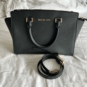Michael Kors Black Selma Medium Bag with Gold Hardware